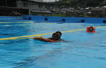 写真2：水難救助訓練