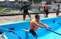 写真5：水難救助訓練