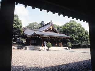 写真2：竈山神社