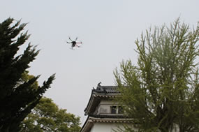 写真4：空から日本を見てみよう＋の撮影
