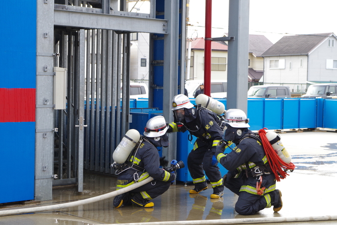 写真：建物火災防御訓練2