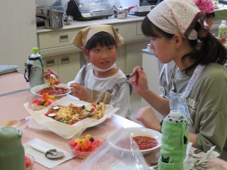 家族クッキング教室＜見た目も涼しげな夏野菜料理を楽しもう＞写真4
