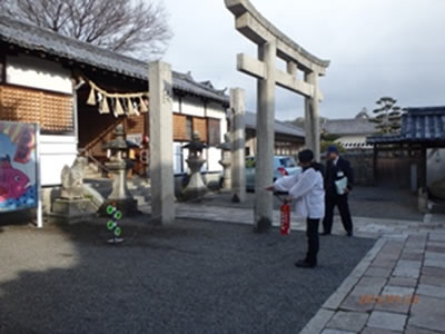 写真：水消火器による模擬消火訓練風景