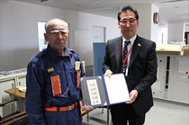 写真1：記念切手