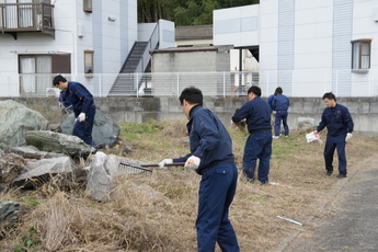 企業による自社周辺での清掃活動（貴志地区）