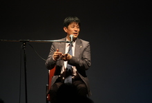 禎子ちゃん折り鶴物語のかたりの様子