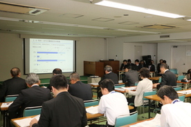 報告会の様子
