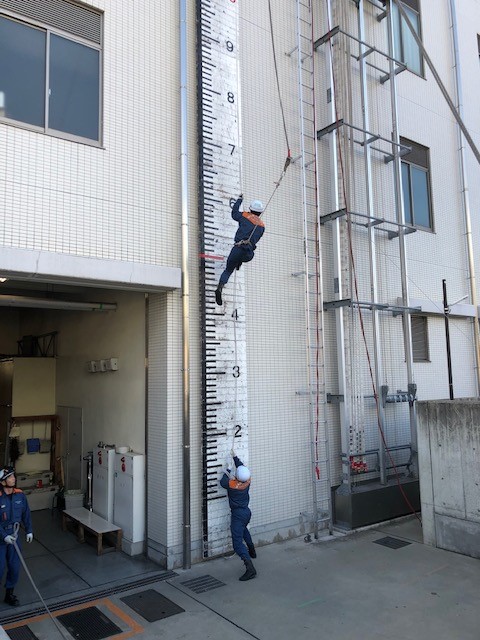 写真:ロープ応用登はん