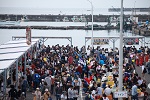 朝市で賑わう和歌浦漁港の写真です