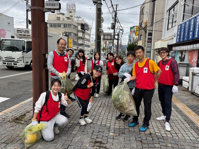 令和7年度「おもてなし大清掃」の様子