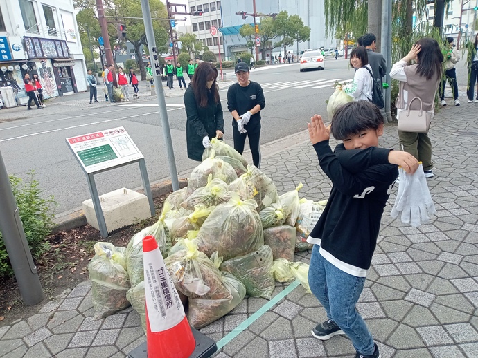 令和7年度「おもてなし大清掃」の様子