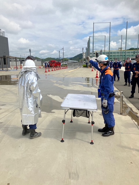 写真:活動指示