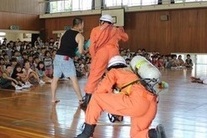 写真:訓練披露