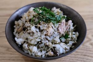 さばと刻み昆布の混ぜご飯の出来あがり写真です。
