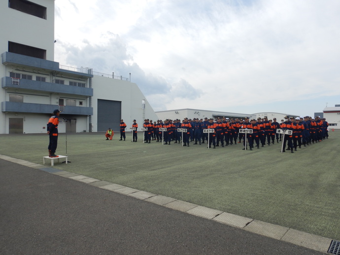 訓練開始報告時の様子