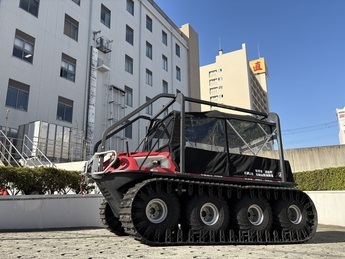 写真：バギー車と空
