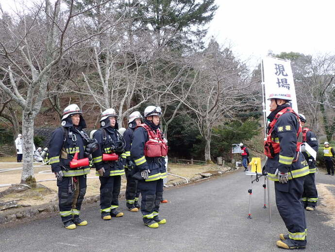 大隊長のもとに集まる中隊長と小隊長達