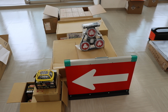 道路通行規制時の安全確保物品の写真