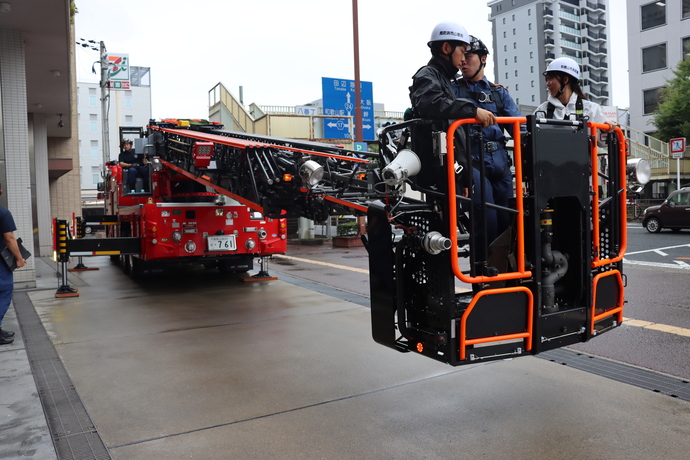 はしご車搭乗