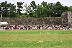 127 年ぶり「扇の芝」復元へ