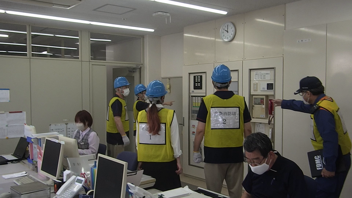自衛消防隊による訓練写真